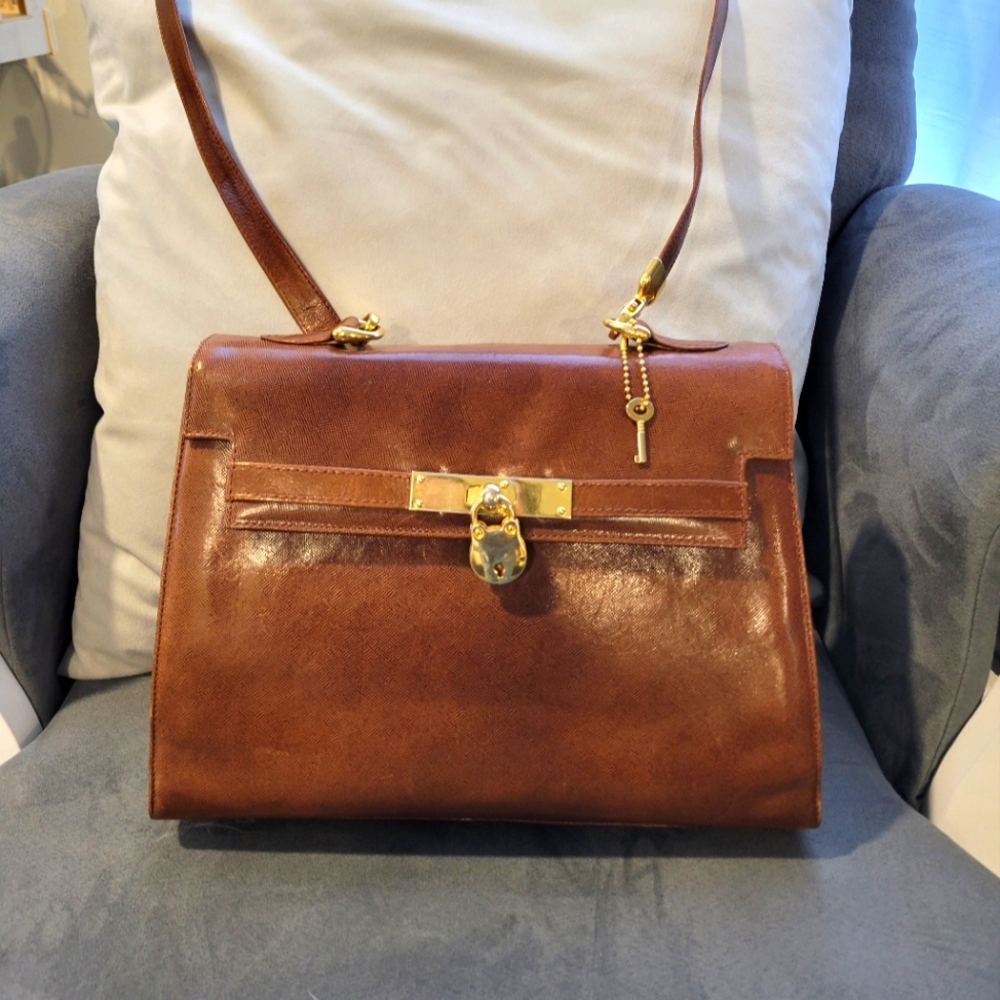 SOLD!!! - Authentic and High Lether Quality Due Fratelli Bag